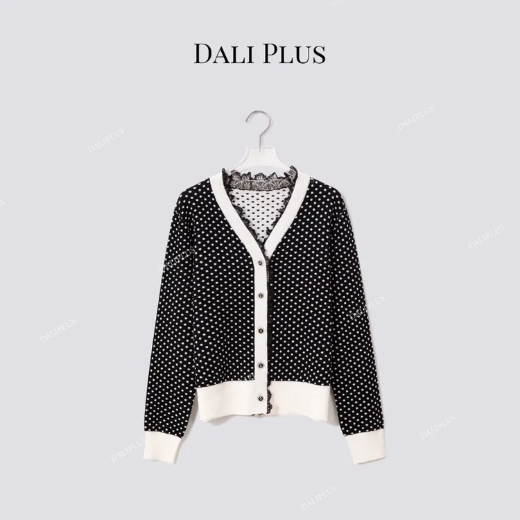 DALI PLUS“双面波点针织衫”蕾丝花边拼接排扣针织上衣-D5MM2885