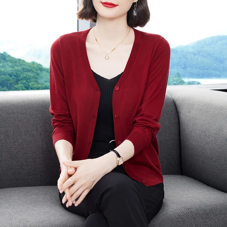 2025秋季新款外套女配裙子V领羊毛2025小开衫女外搭针织披肩上衣