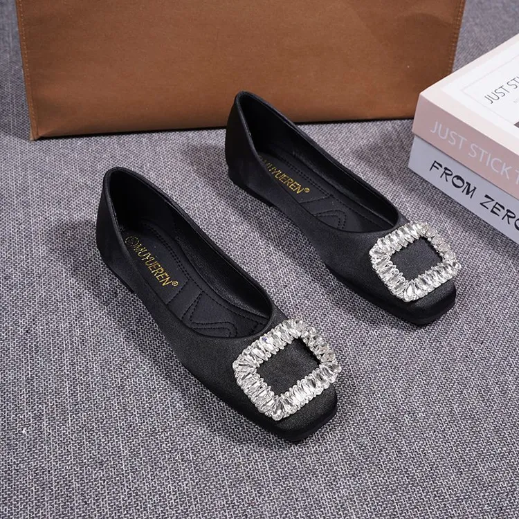 2025春秋新款方扣方头绸缎法式水钻平底单鞋女舒适软底浅口奶奶鞋