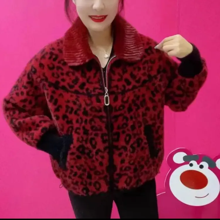 时尚潮流中年妈妈休闲高档加厚保暖外套冬季新款百搭宽松大码上衣