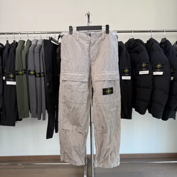 全新Stone island石头岛 25FW 立体褶皱灯芯绒长裤 珍珠灰色