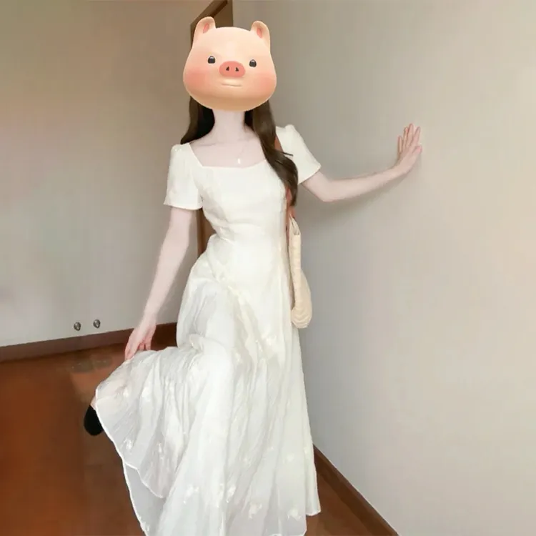 方领白色连衣裙子女夏季2025新款小众不撞款夏日绝美碎花长裙3562