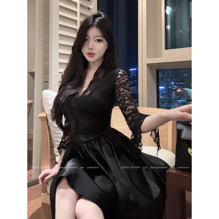 现货LIBAIYI 古早黑天鹅/性感镂空蕾丝拼接不规则下摆连衣裙1698