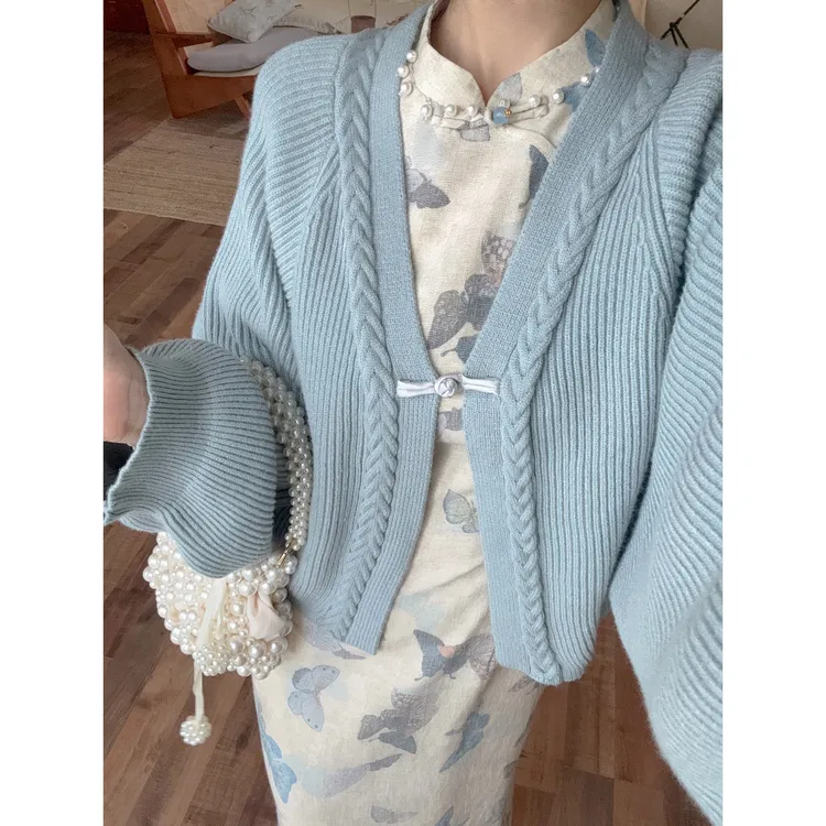 蕾英俊-云栖晓-秋季设计感国潮复古新中式V领毛衣开衫-JF6577M