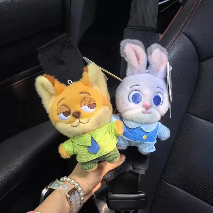 汽车安全带护肩套朱迪尼克可爱车载卡通毛绒挂件保险套疯狂动物城