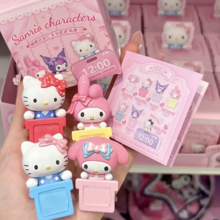 名创优品三丽鸥蝴蝶结甜心趴趴萌趣豆手办萌粒公仔凯蒂猫手机磁吸