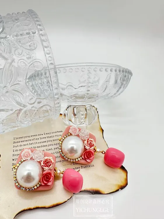 铜合金耳饰 轻奢高级  法式百搭简约甜美时尚2025新款原创耳环