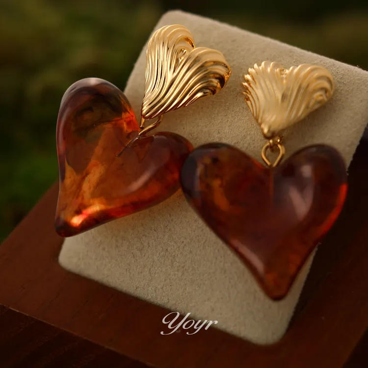 YOYR 黄铜树脂耳饰 森系爱心新年礼物红色喜庆小众高级感精品耳钉