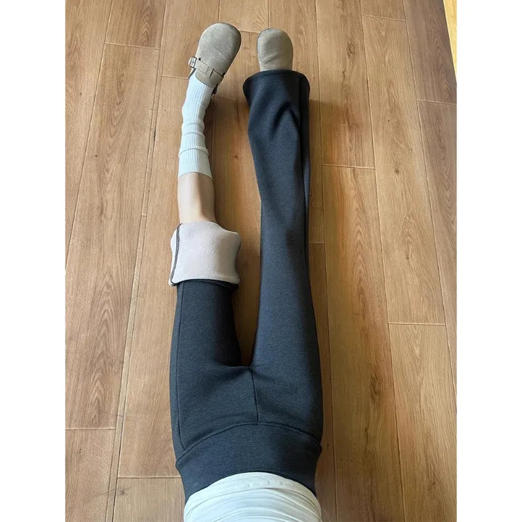 灰色lulu微喇裤女2025冬季新款低腰垂感显瘦美式加绒运动喇叭卫裤