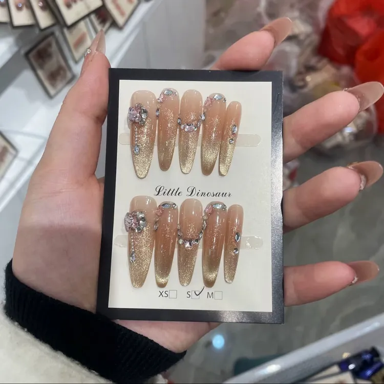 新款美甲猫眼法式爆闪气质显白高级纯手工流光梦镜细狗穿戴甲片