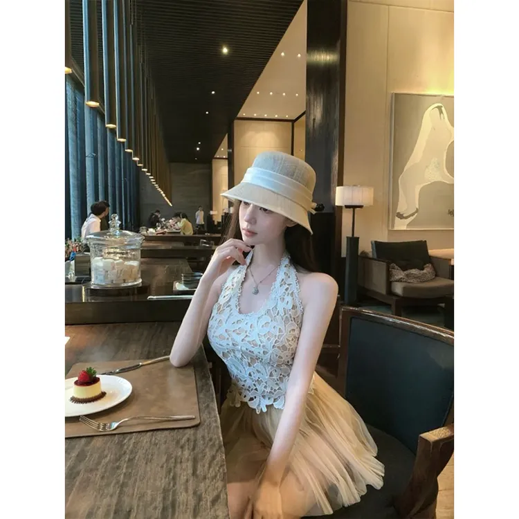 【法蕾少女】重工蕾丝花边挂脖露背吊带背心收腰显瘦上衣配高腰短裙