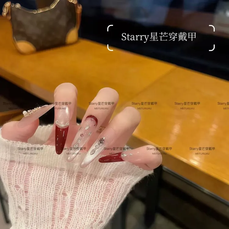 【丝绒布朗尼】复古风爆闪追光猫眼酒红法式贴钻穿戴甲中长款显白