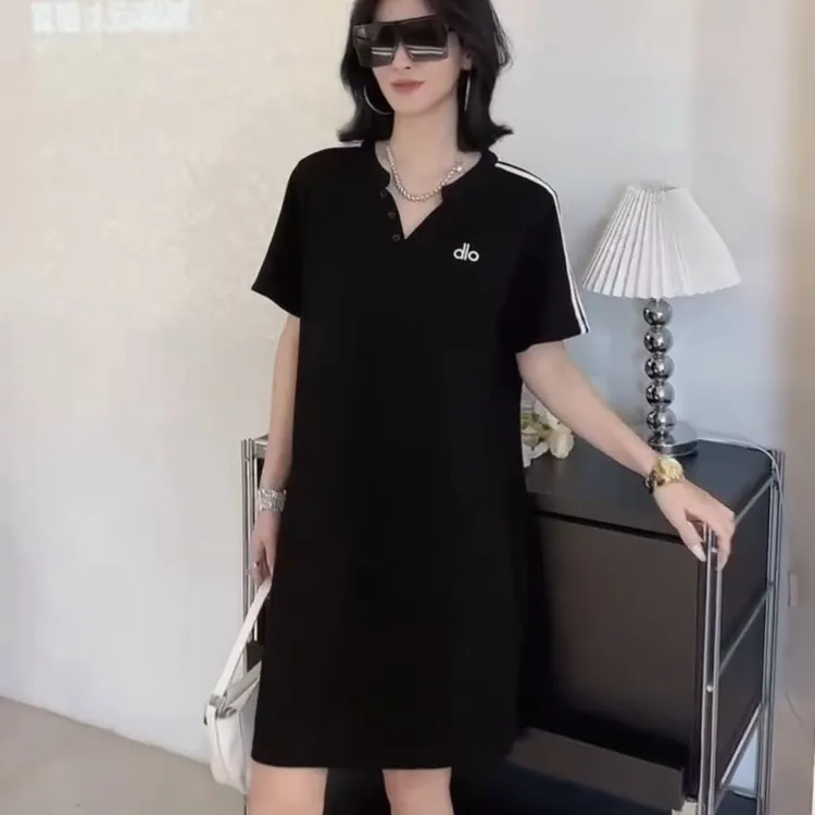 大码女装侧白条休闲连衣裙新款女夏季宽松显瘦懒人裙v领8155