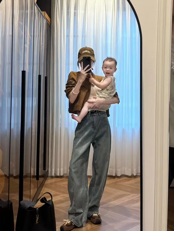 2025秋季新款韩系宽松短款夹克外套白色背心复古高腰牛仔裤两件套