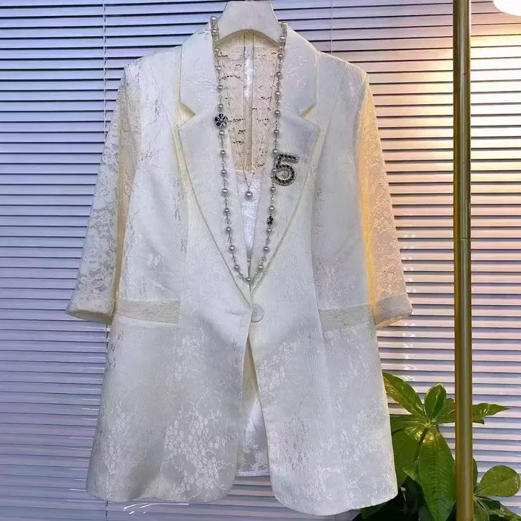 洋气高品质气质拼蕾丝西服外套夏季新款大码女装防晒时尚西装外搭