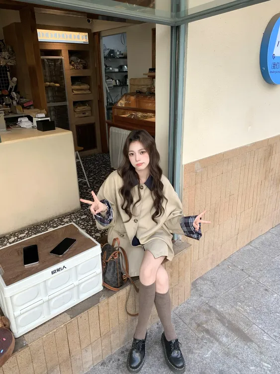 布达佩斯学院格纹卡其宽松风衣女小个子春秋韩系英伦撞色翻领外套