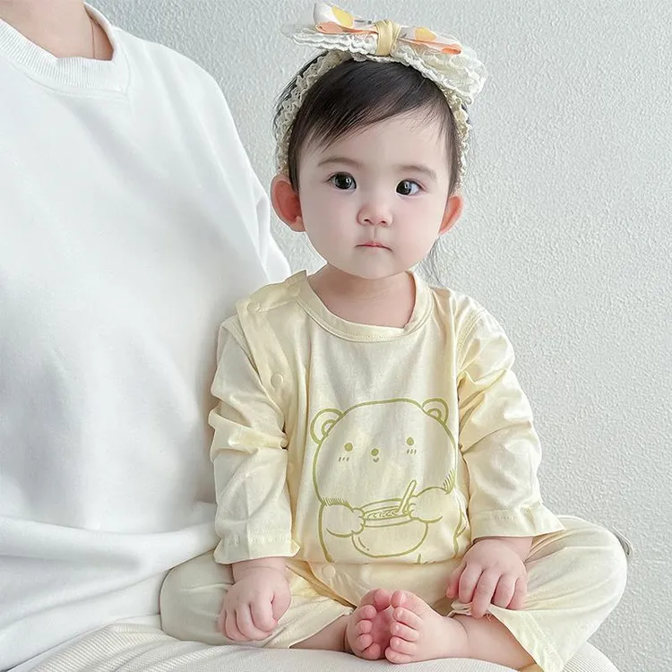 春秋薄款婴儿衣服夏季空调服纯棉双层护肚无骨睡衣宝宝连体衣哈衣