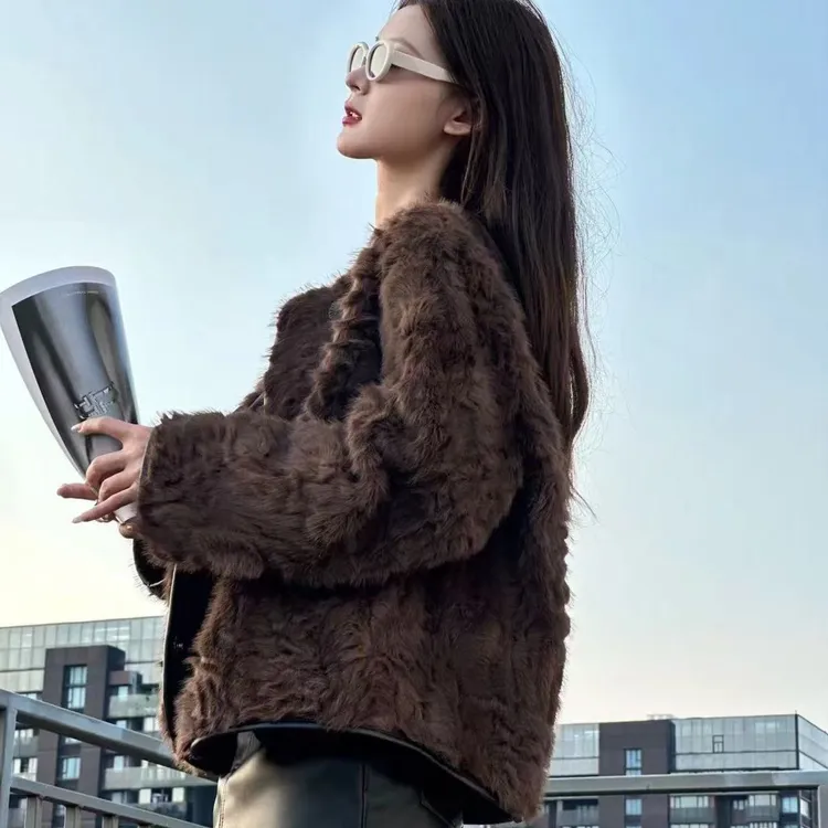 毛绒轻奢百搭女装时尚显瘦气质皮毛一体圆领短款外套花狐小香风