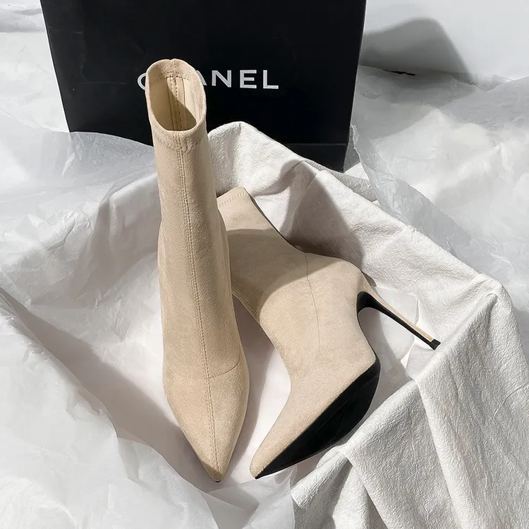 裸色高跟短靴女2024秋冬新款气质尖头细跟法式优雅绒面弹力瘦瘦靴
