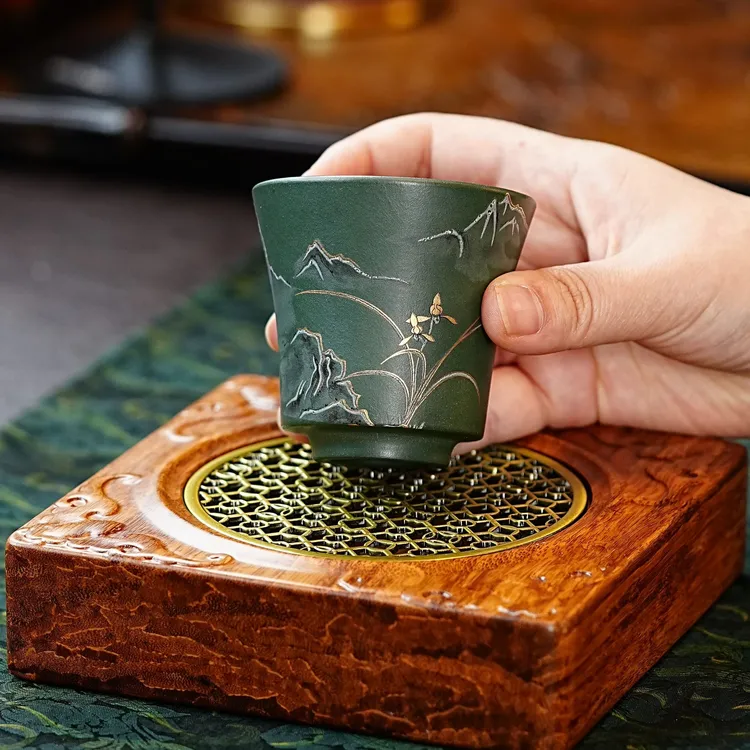 宜兴正宗紫砂苏门答腊十二生肖青泥绘陶瓷兰花杯纯手工主人杯手绘