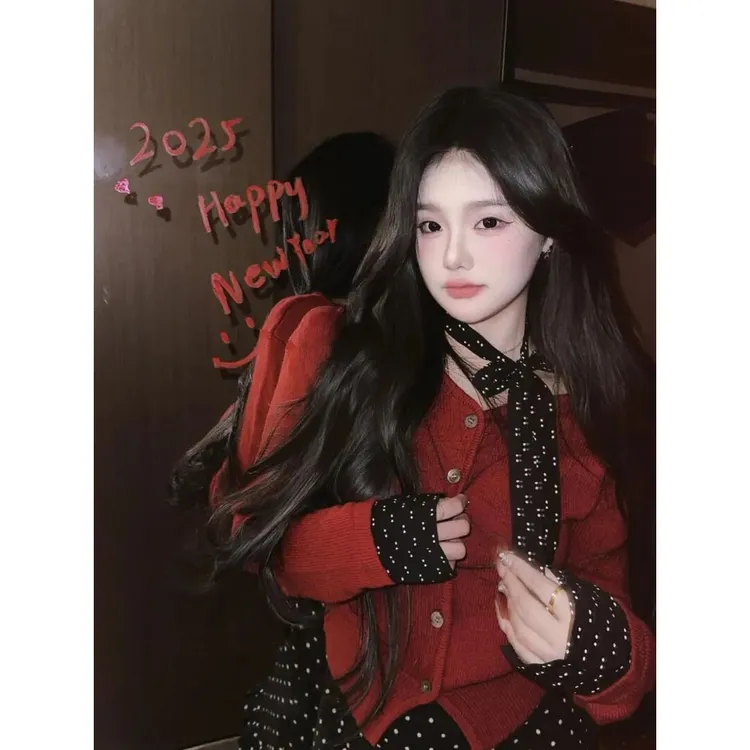 新年氛围感韩系红色系设计感V领袖口拼接针织开衫波点半身裙套装