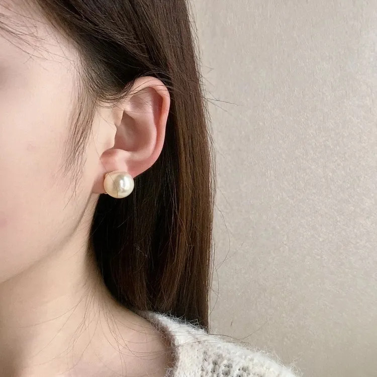 铜合金仿珍珠耳饰 单颗仿珍珠耳夹女高亮法式百搭通勤立体感耳夹
