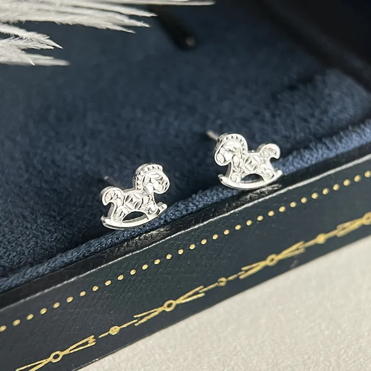 925银耳饰 925纯银马上有钱碎碎冰耳钉女新中式设计生肖本命年马