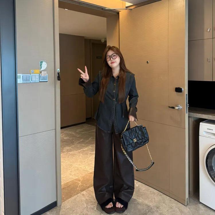 盈盈&南岛风大码女装胖mm拼皮牛仔衬衣秋显瘦皮裙皮裤套装ZYY2100