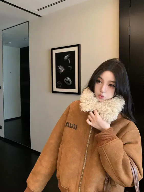 miu系穿搭爆款美式棕色麂皮羊羔绒复古美拉德厚外套女秋冬