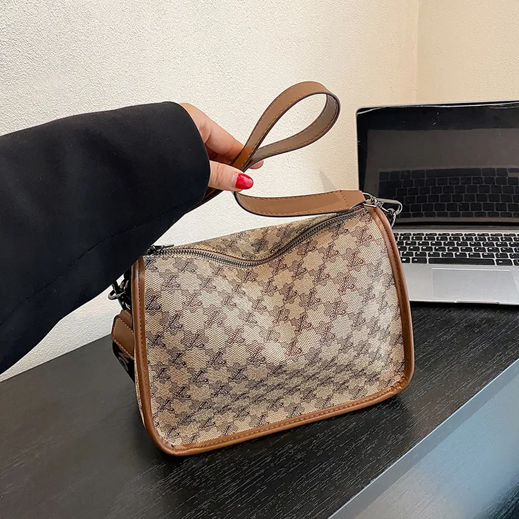 单肩包包网红通勤2025款包包女欧美复古波士顿包时尚单肩斜挎包女