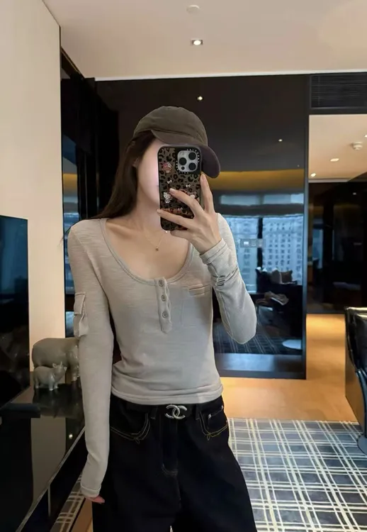 竹节棉U领贴袋内搭正肩长袖T恤女秋冬韩系休闲设计感修身打底上衣