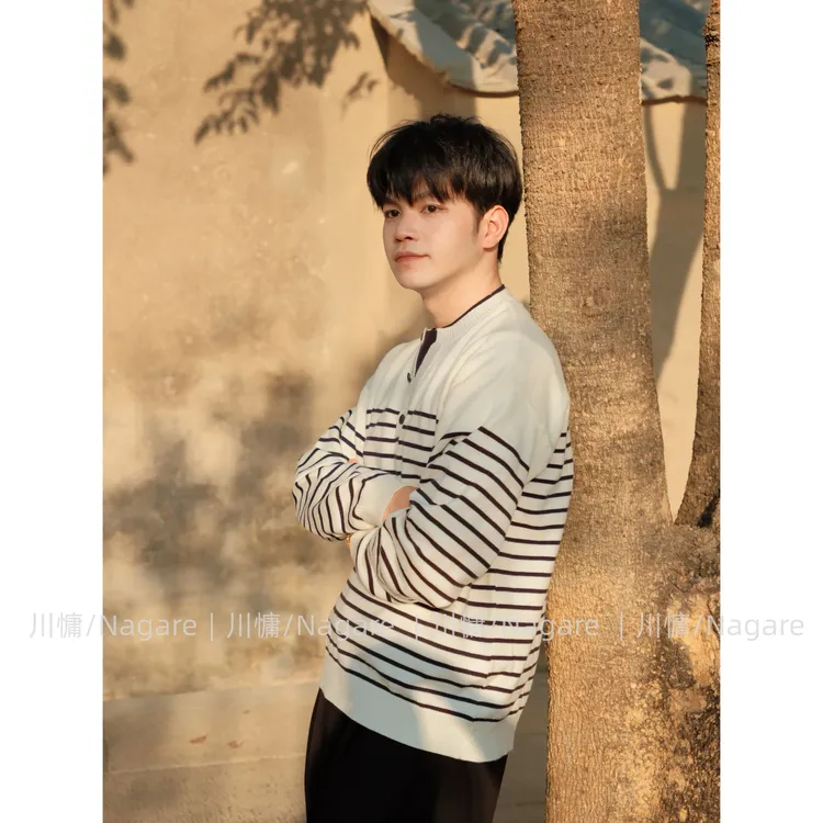 川慵Nagare私享秋冬系列’假两件混纺抗起球条纹极简宽松针织毛衣