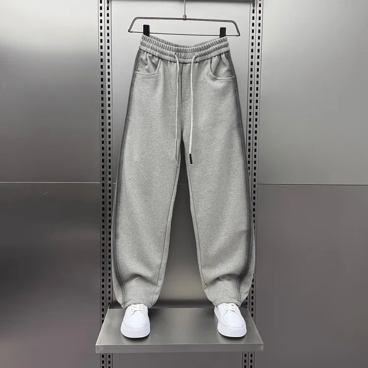 仓石一树2025秋冬新款宽松阔腿休闲裤男生灰色松紧腰抽绳运动长裤