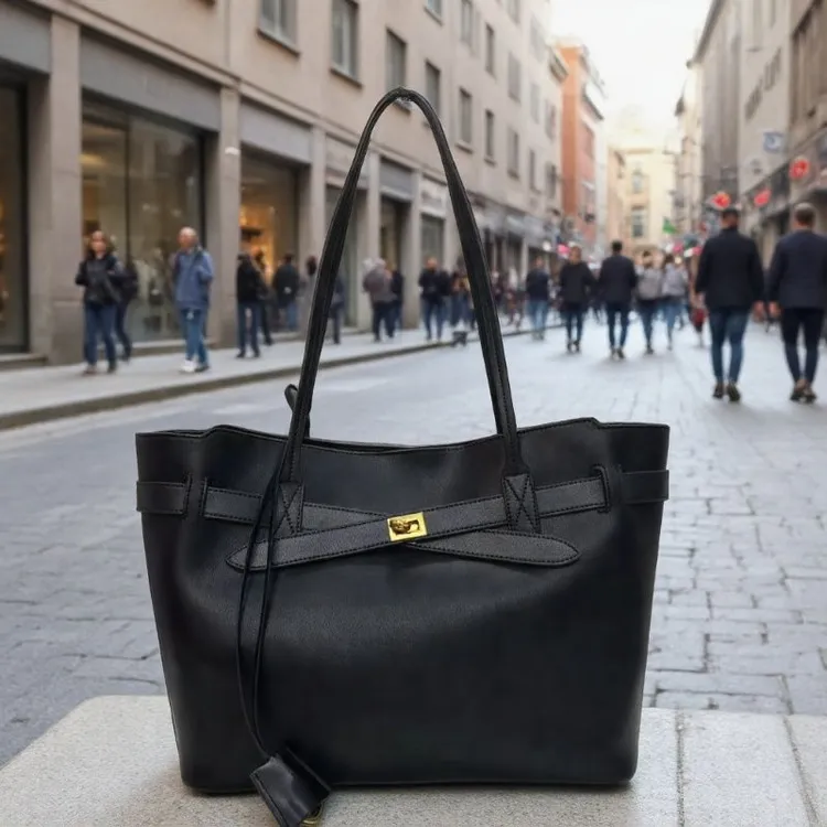 2025新款通勤高质感锁扣托特包女大容量简约单肩翅膀包真皮腋下包