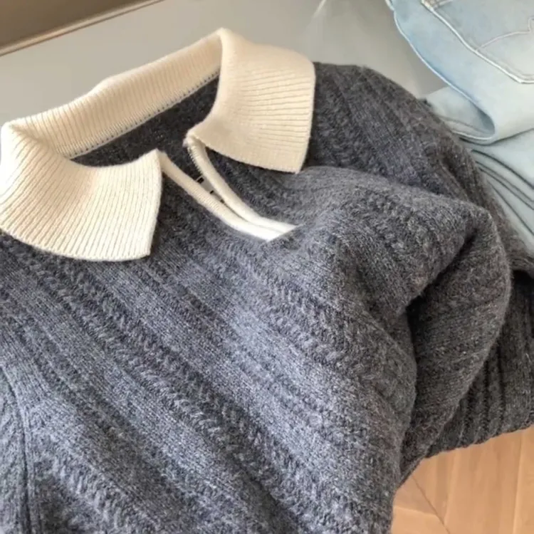 法式撞色半拉链翻领针织上衣秋冬新款设计感宽松打底套头毛衣女