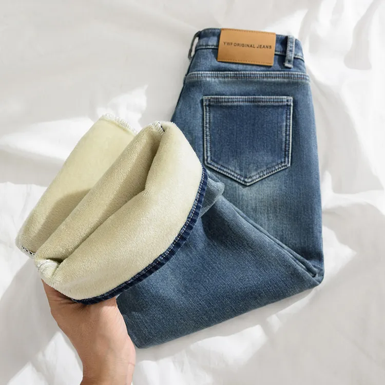 复古加绒直筒烟管牛仔裤女2025秋冬新款高腰休闲显瘦加厚浅色裤子