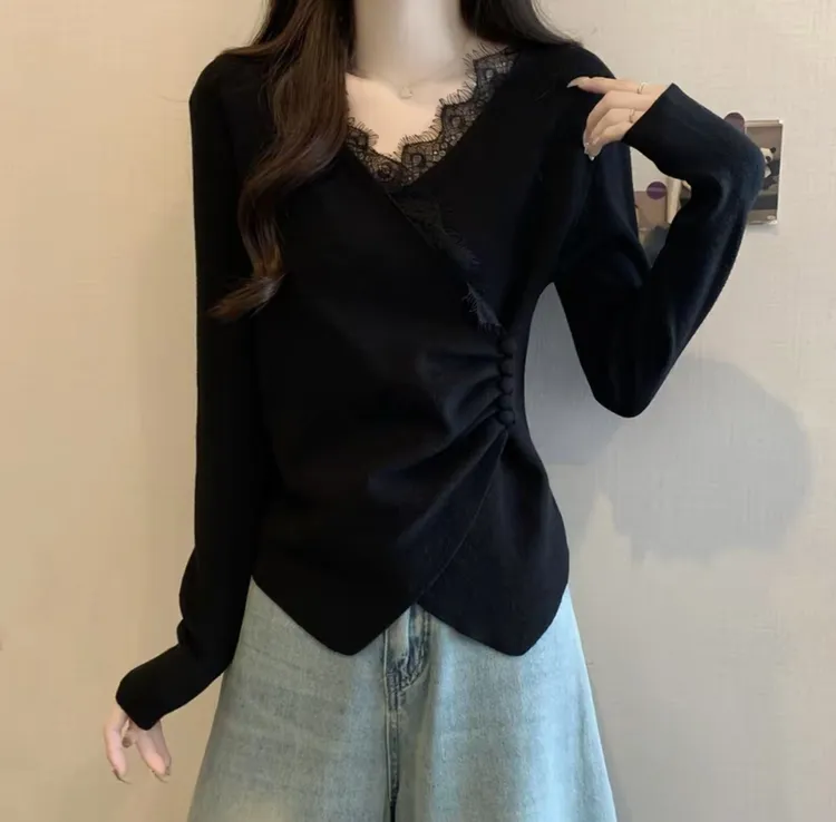 蕾丝拼接大码女装V领棉质透气打底T恤修身长袖秋冬百搭设计感气质