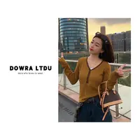 朵拉【锁型】2025年秋季新款撞色V领长袖简约加绒百搭T恤女228-2969