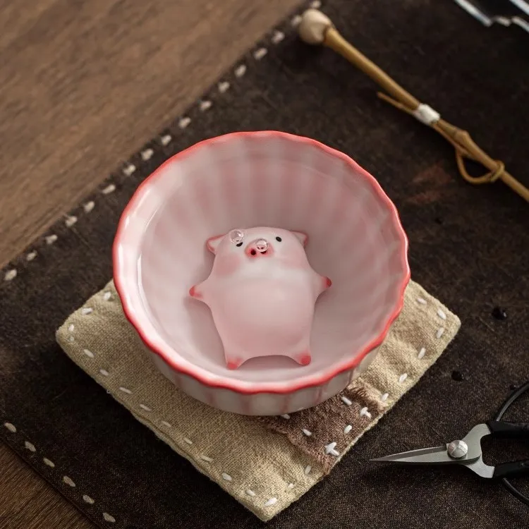 吐泡泡猪茶杯茶宠摆件猪油冻躺平猪会吐泡泡主人喝茶伴侣创意杯子