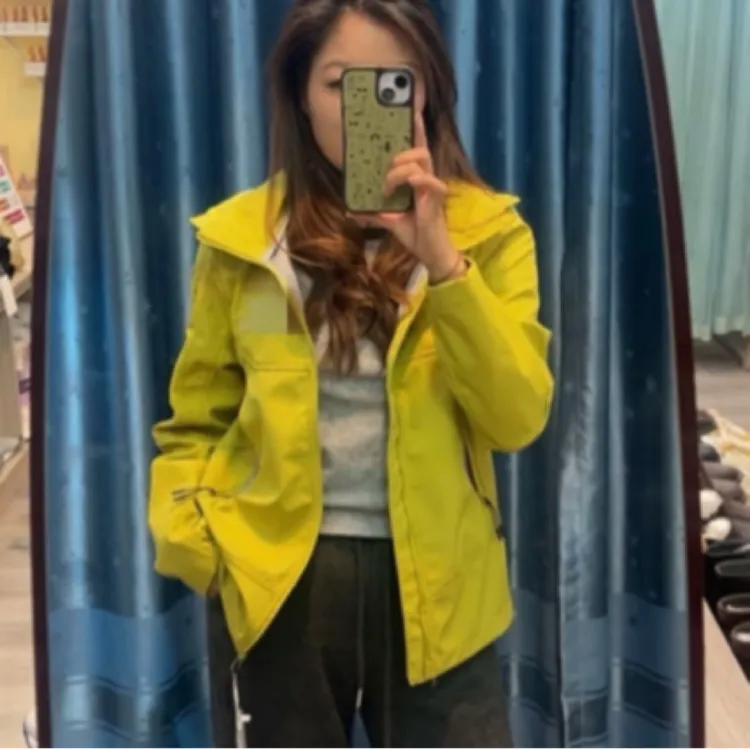 透气保暖时尚登山连帽男女同款软壳外套