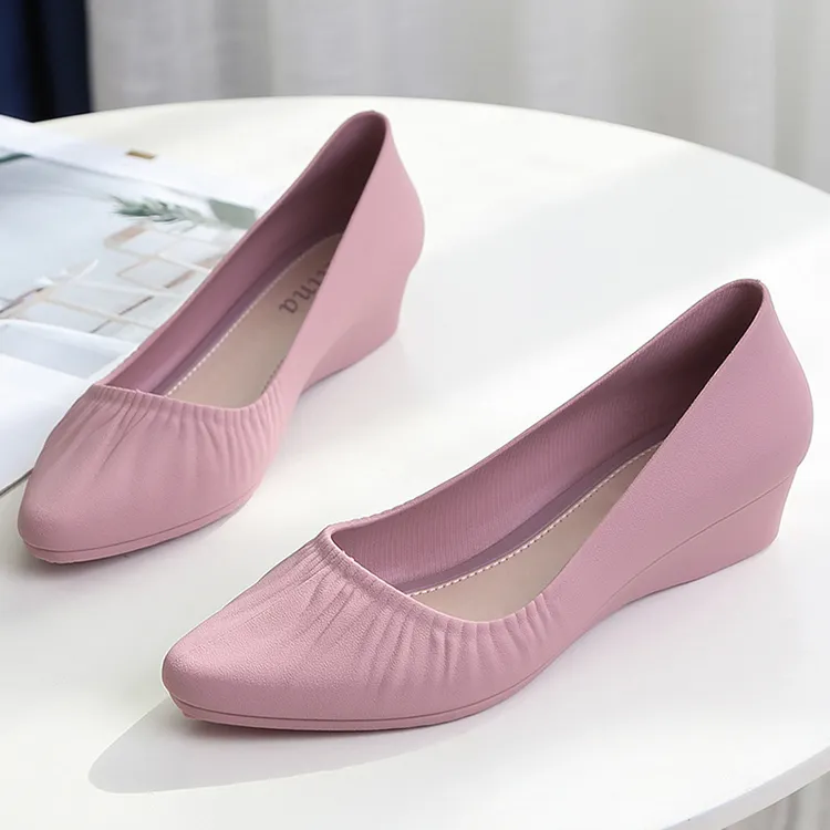 时尚女网外穿中跟洋气坡跟粗跟高跟单鞋妈妈黑色软底防水车钥匙壳