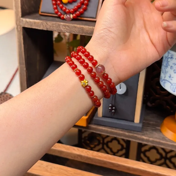 新款红色玛瑙6MM与草莓晶搭配女款时尚显白气质佳