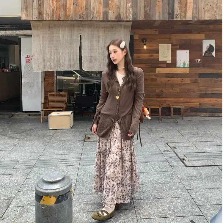 早秋休闲气质外搭长袖针织开衫女慵懒学院风碎花高腰法式半身裙