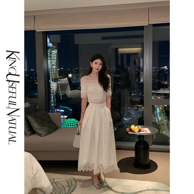 KUN【谧光】渐变朦胧美 敲重工纱线透视针织半高领中袖米白早秋上衣