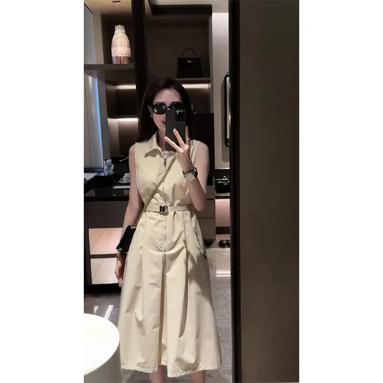 文艺风翻领无袖简约时尚气质设计感连衣裙2025夏季新款收腰裙子女