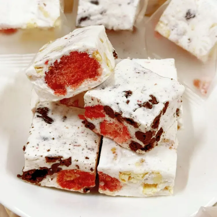 草莓巧克力奶芙雪花酥独立包装俩个口味