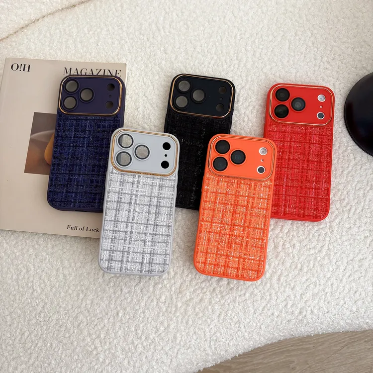 菲菲猪小香风适用于苹果17promax手机壳绒布保护套自带镜头膜轻奢