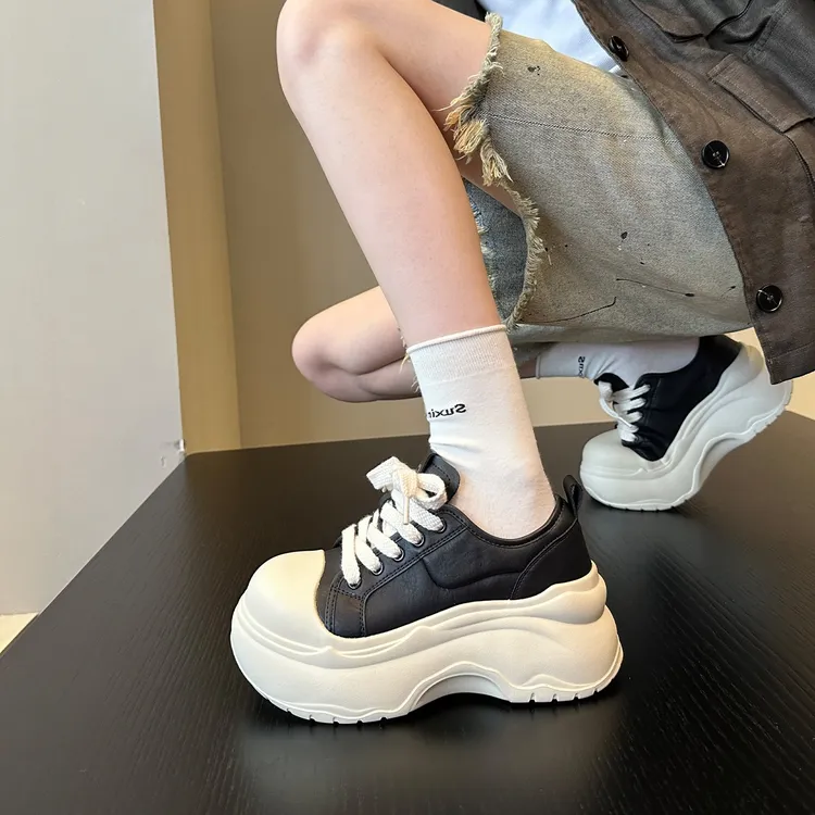 网红超火爆款小个子增高休闲面包鞋女2025秋季新款厚底百搭松糕鞋