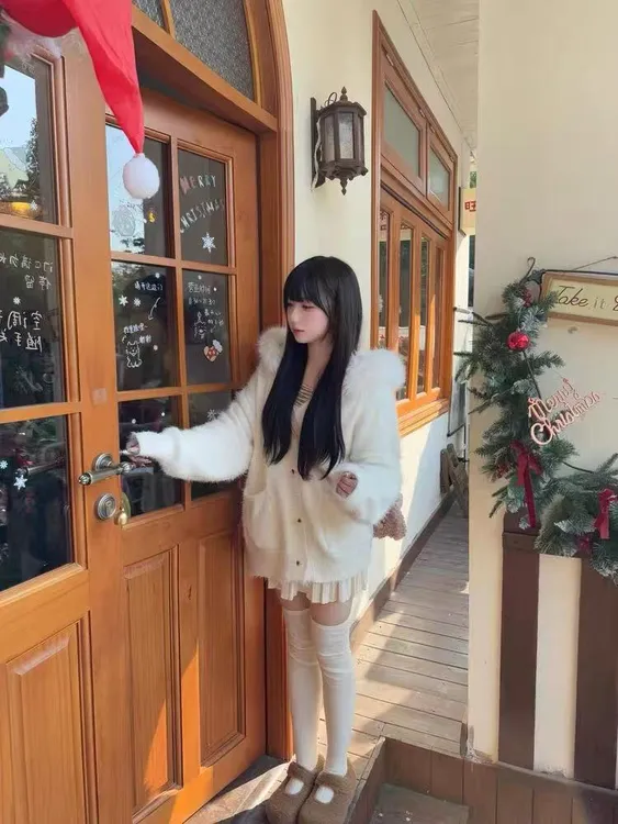 拒绝起球的奶芙塔塔纯欲大毛领连帽宽松白色毛衣外套软糯针织上衣