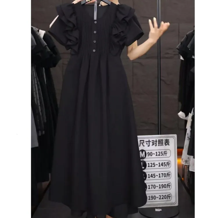 大码女装2025夏新款黑色显瘦飞飞袖减龄压褶设计感时尚胖mm连衣裙